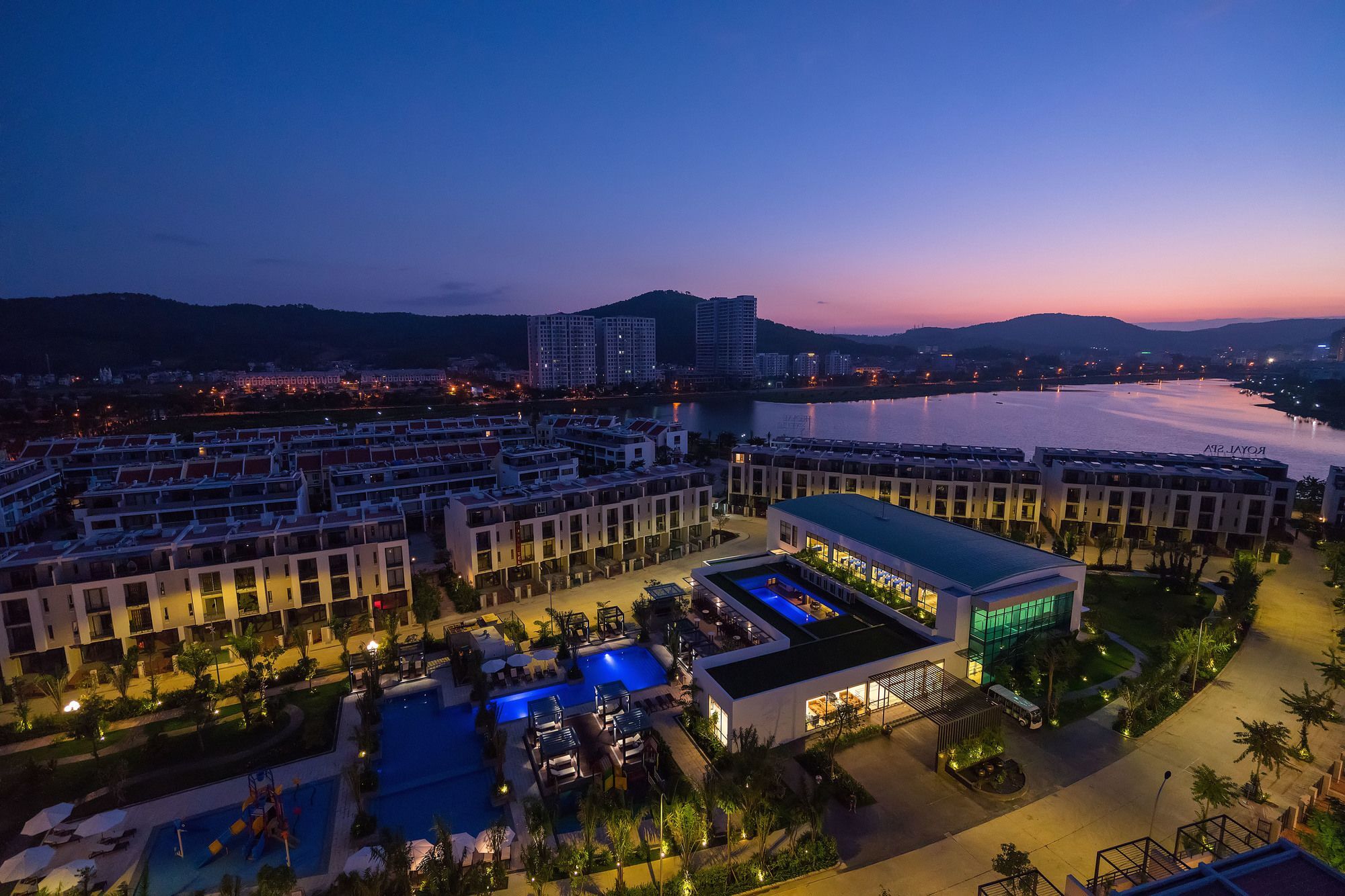 Royal Lotus Ha Long Resort&Villas Esterno foto